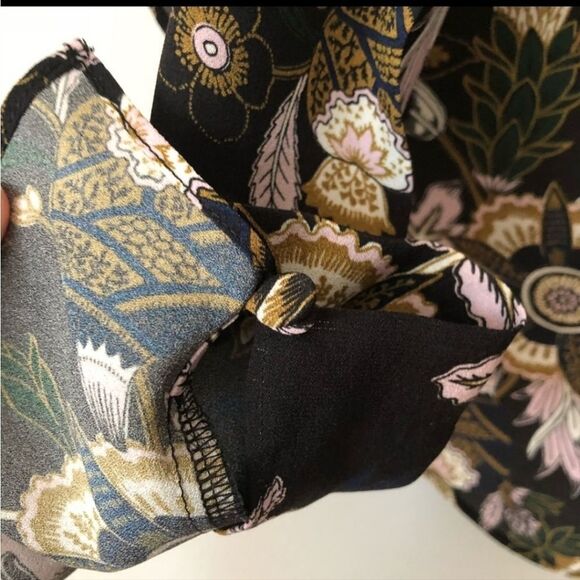 A.L.C. Cooper Silk Floral Open Back Long Sleeve Blouse sz 4 - Picture 13 of 15